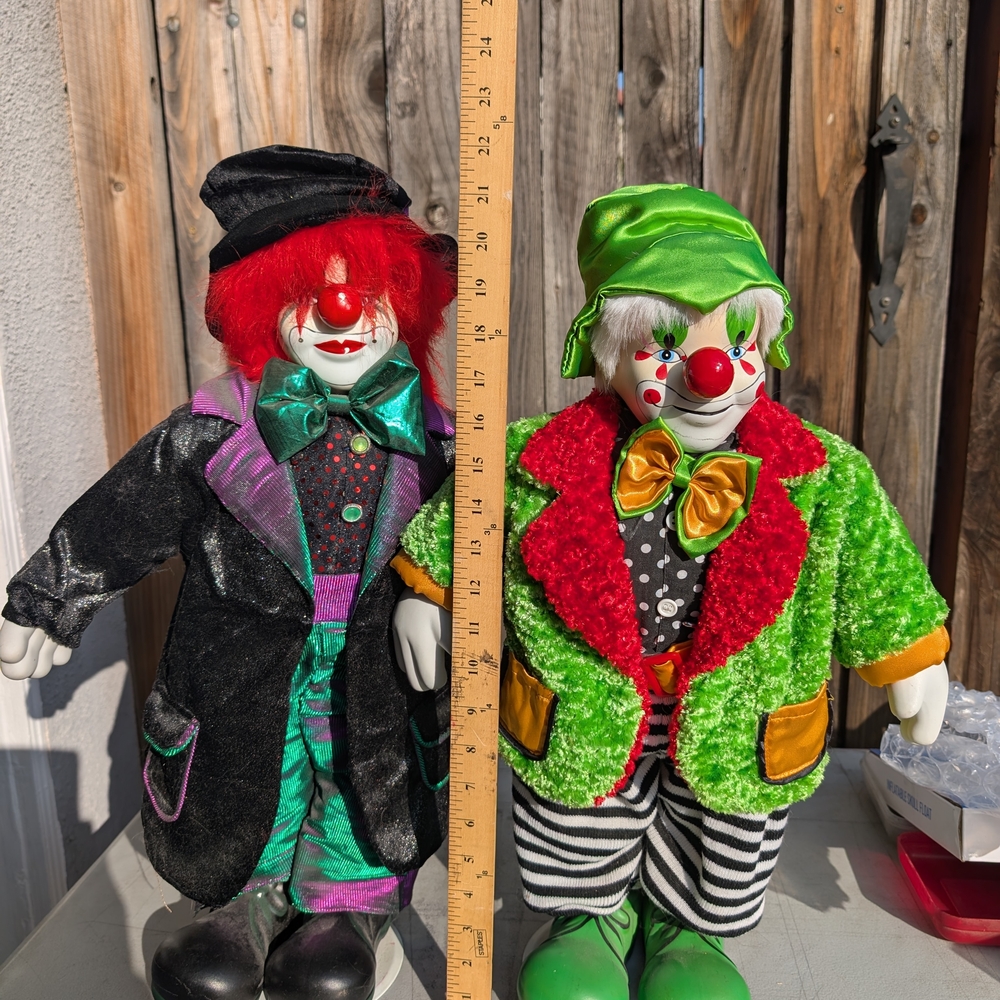 Source Unknown Red and Green Clown Ceramics